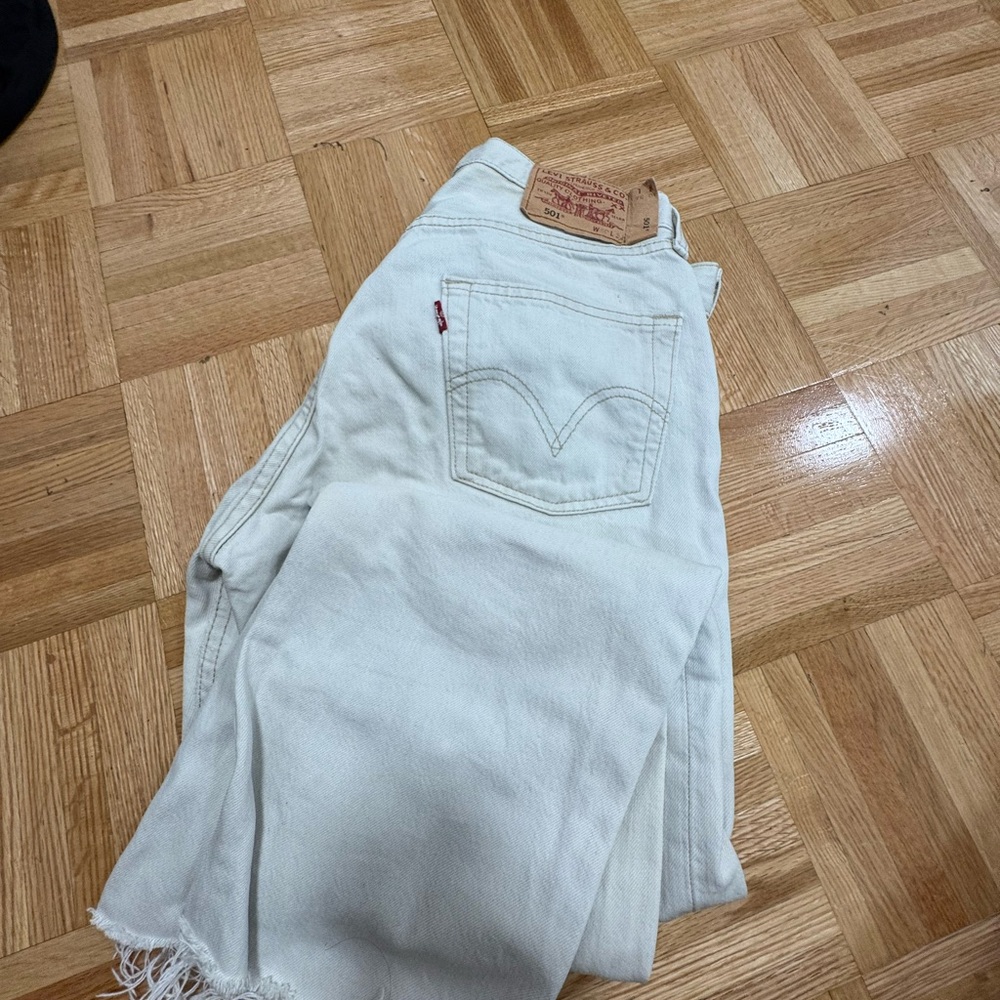 Levi's Light Cream Jeans size 28